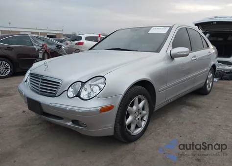 2003 Mercedes-Benz C 240 from USA, damaged, VIN WDBRF61JX3F351952